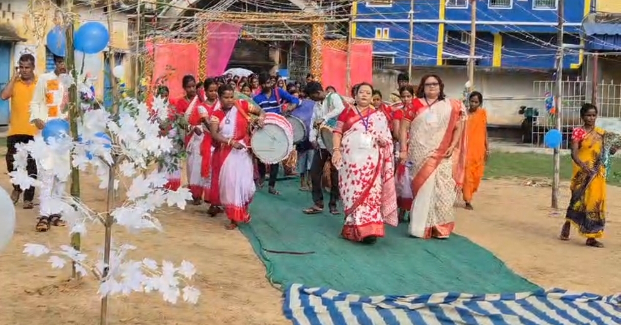 নন্দিনী একতা সর্বজনীন দুর্গাপুজোর ভার্চুয়ালি শুভ উদ্বোধন করলেন রাজ্যের মুখ্যমন্ত্রী