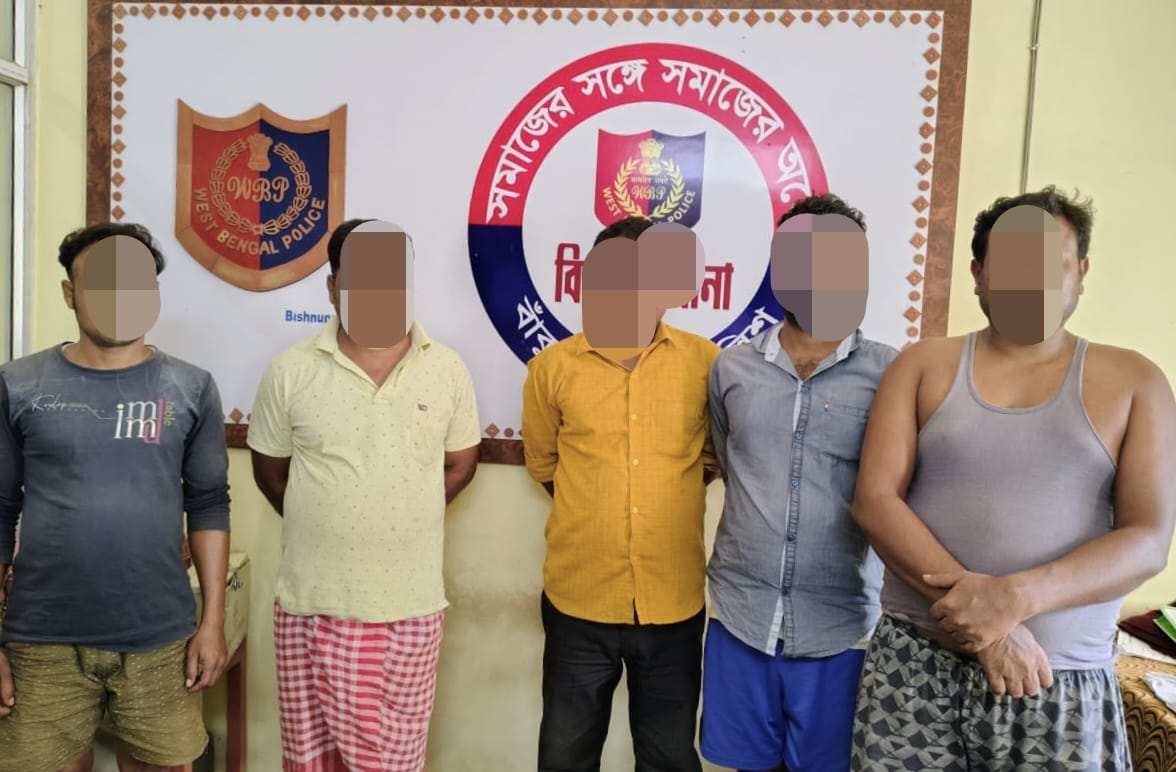 জুয়ার ঠেক ভাঙ্গলো পুলিশ ! গ্রেপ্তার পাঁচ